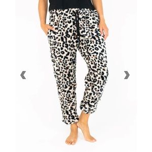 Sherpa Feejays in Leopard 🐆